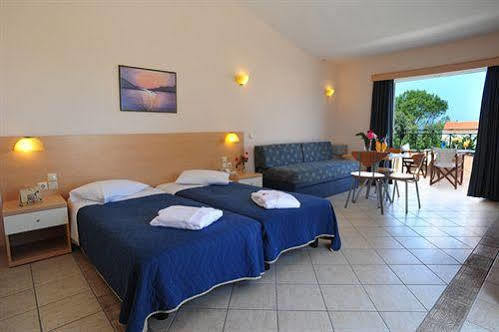 Thinalos Aparthotel Acharavi  Luaran gambar