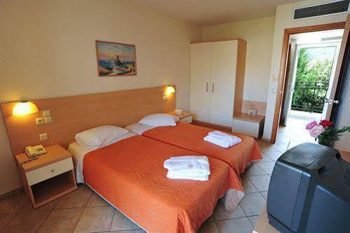 Thinalos Aparthotel Acharavi  Luaran gambar