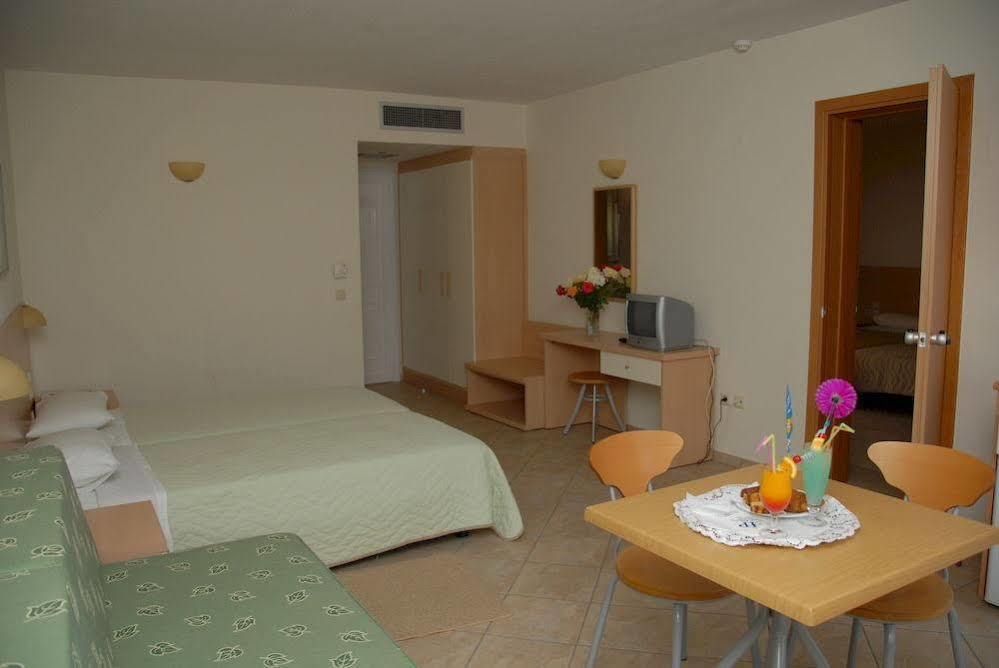 Thinalos Aparthotel Acharavi  Luaran gambar